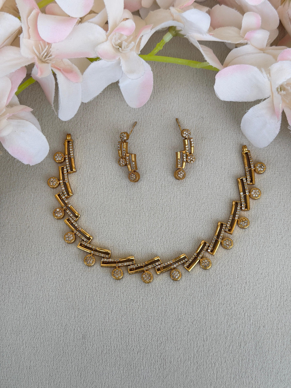 Elegant Antique Gold AD Necklace N031-2