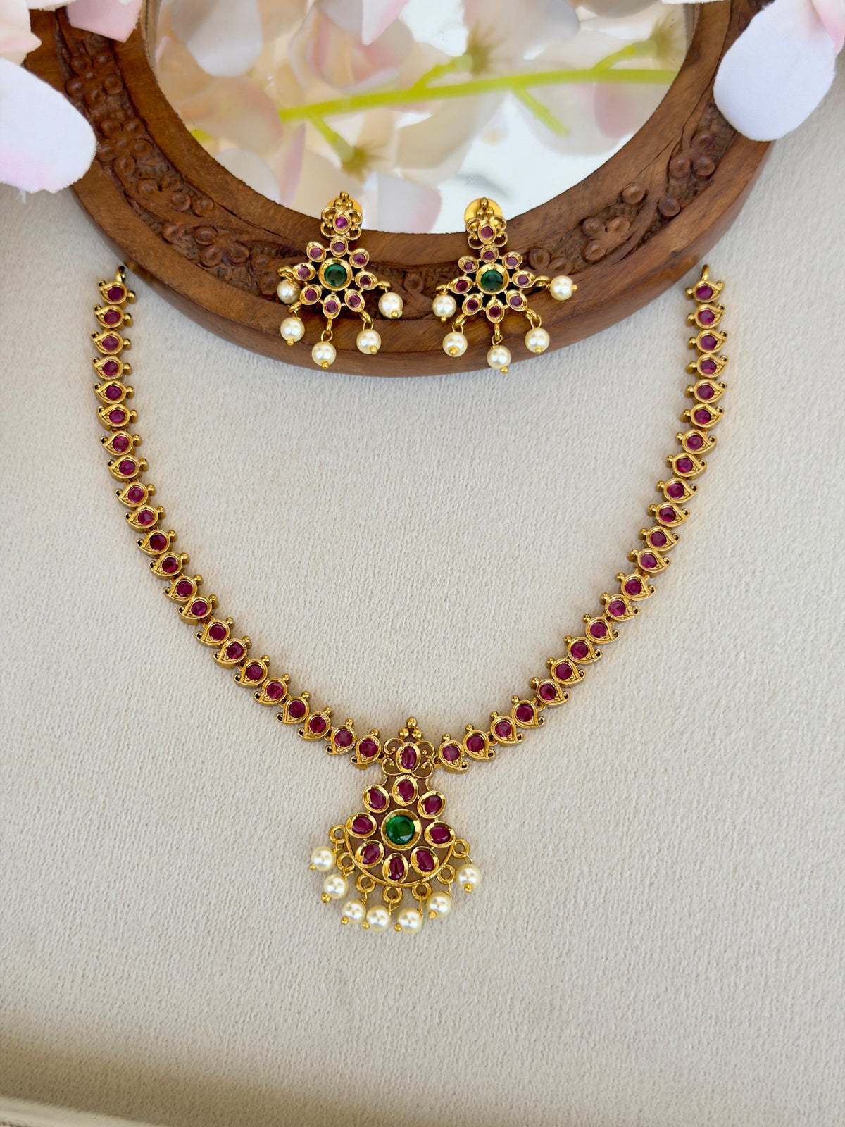 Kemp Attigai Necklace N028