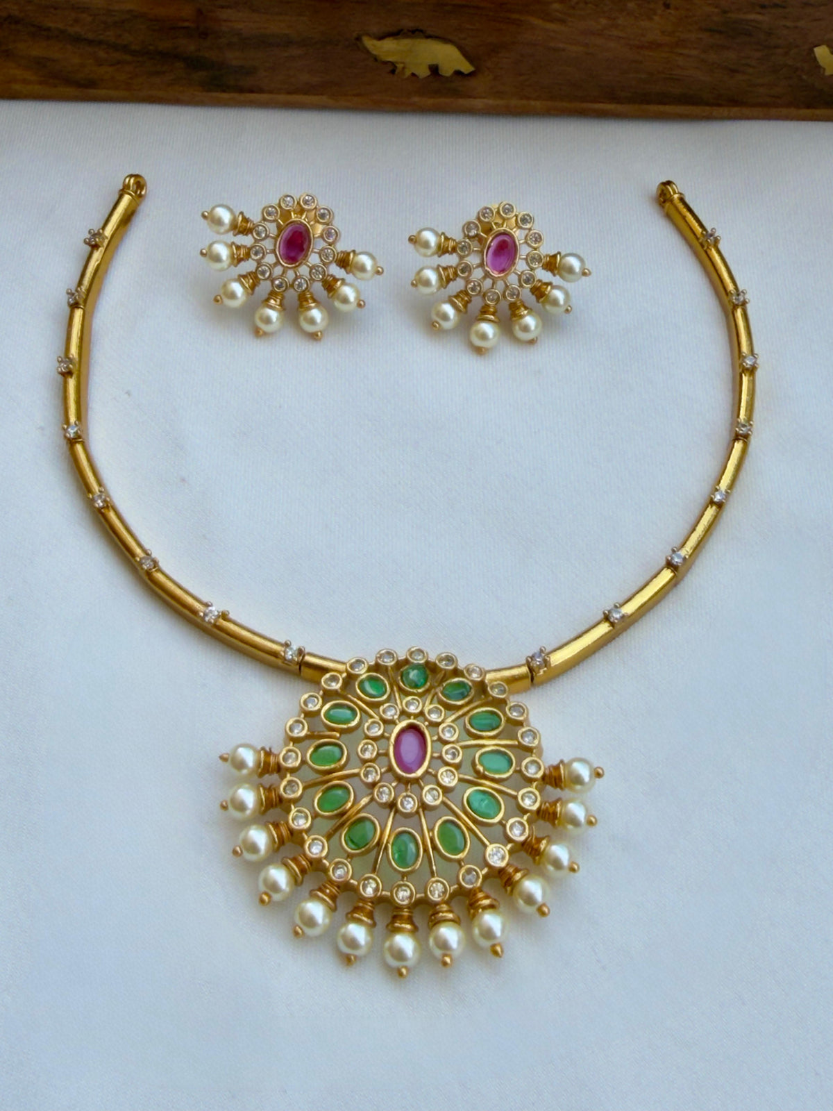 Antique Gold Hasli With Stones And Pearl Detailing N069