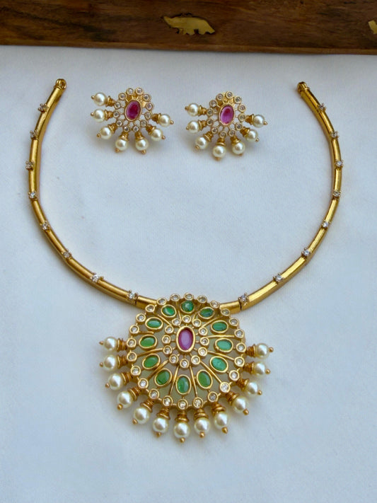 Antique Gold Hasli With Stones And Pearl Detailing N069