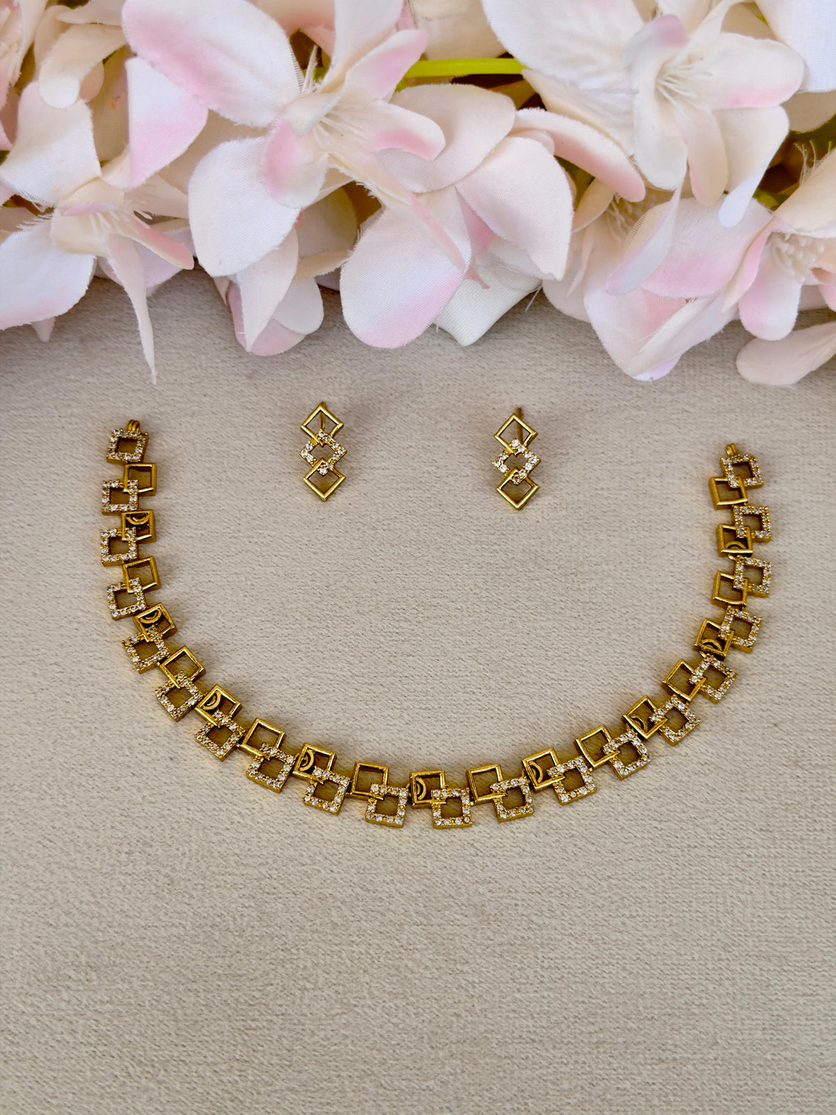 Elegant AD Stone Necklace N065