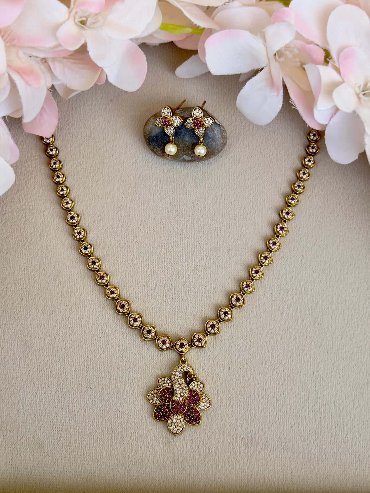 Elegant White And Pink Stone Necklace N007