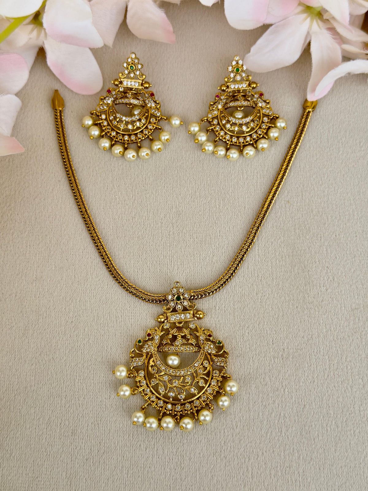 Non Idol Stone Necklace N068